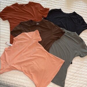 5 SKIMS Short Sleeve fits everybody Tshirt Collection